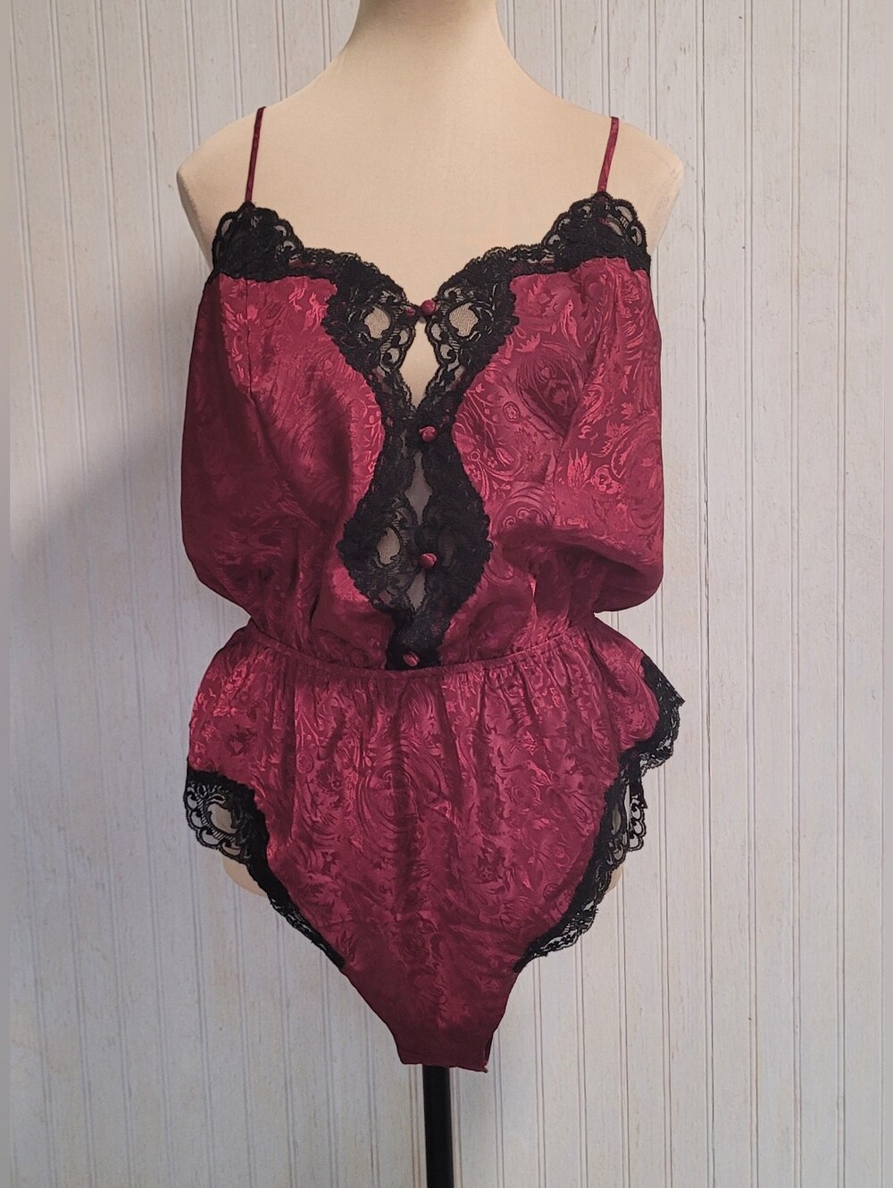 Vintage 90s The Lingerie Collection Burgundy Jacquard Slip Size Large
